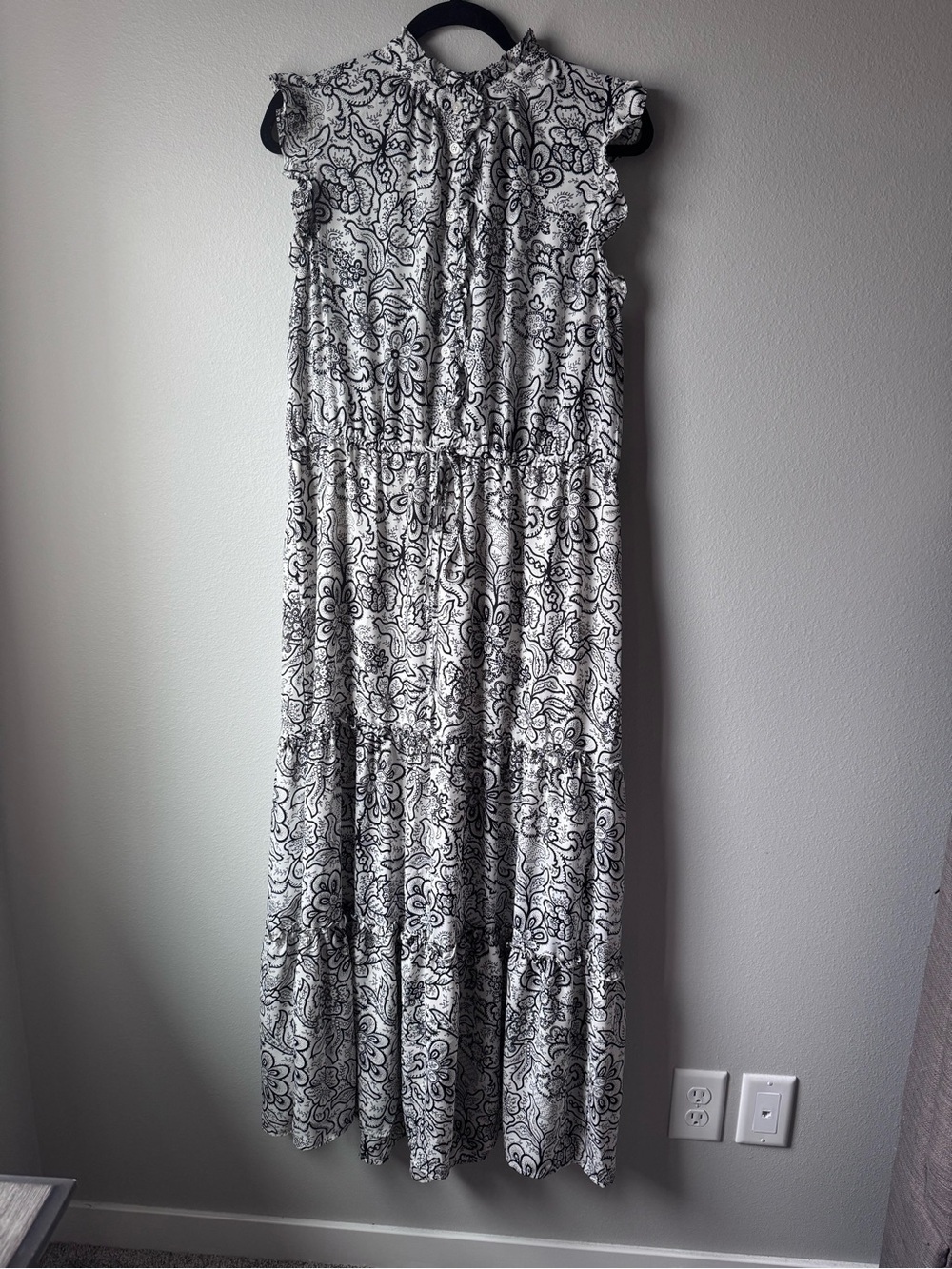 Sleeveless Black & White Floral Maxi Dress